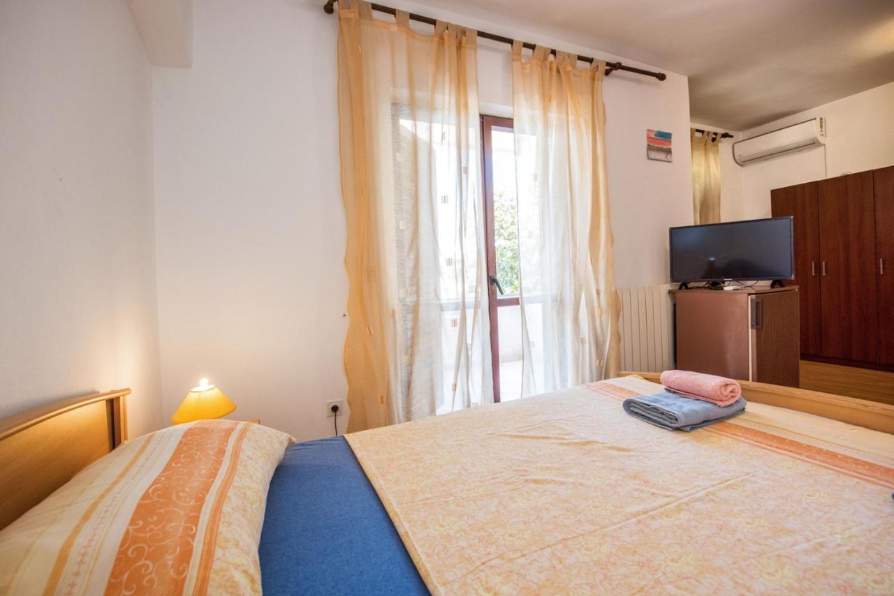 Two Bed Rooms Fortuna Near The Beach Porec Esterno foto