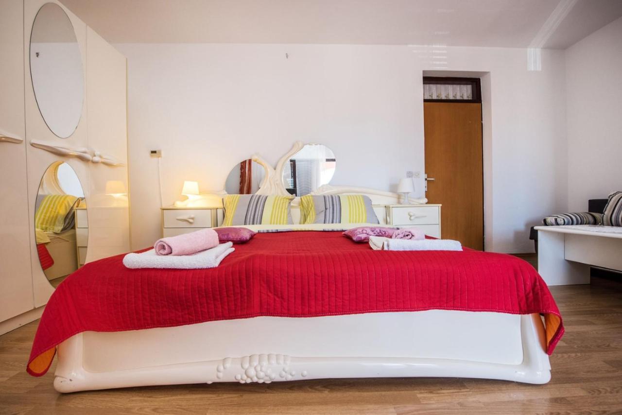 Two Bed Rooms Fortuna Near The Beach Porec Esterno foto